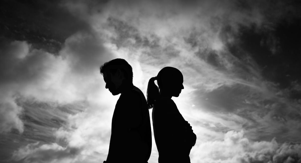 angry couple, how to end a toxic relationship