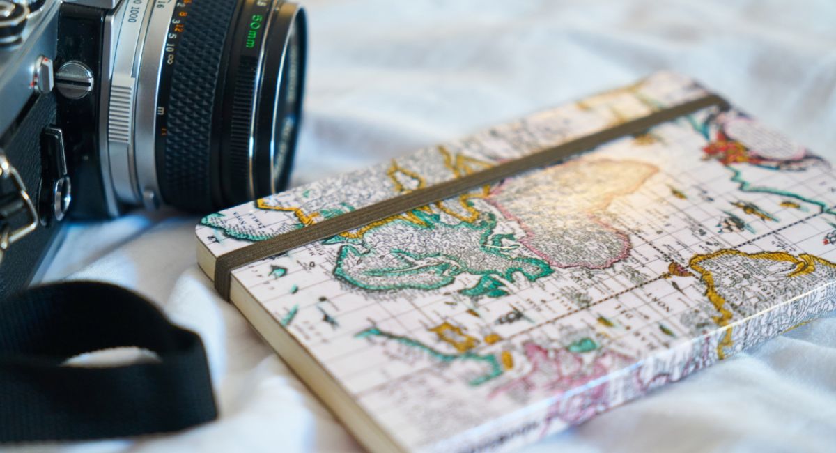 travel journal prompts