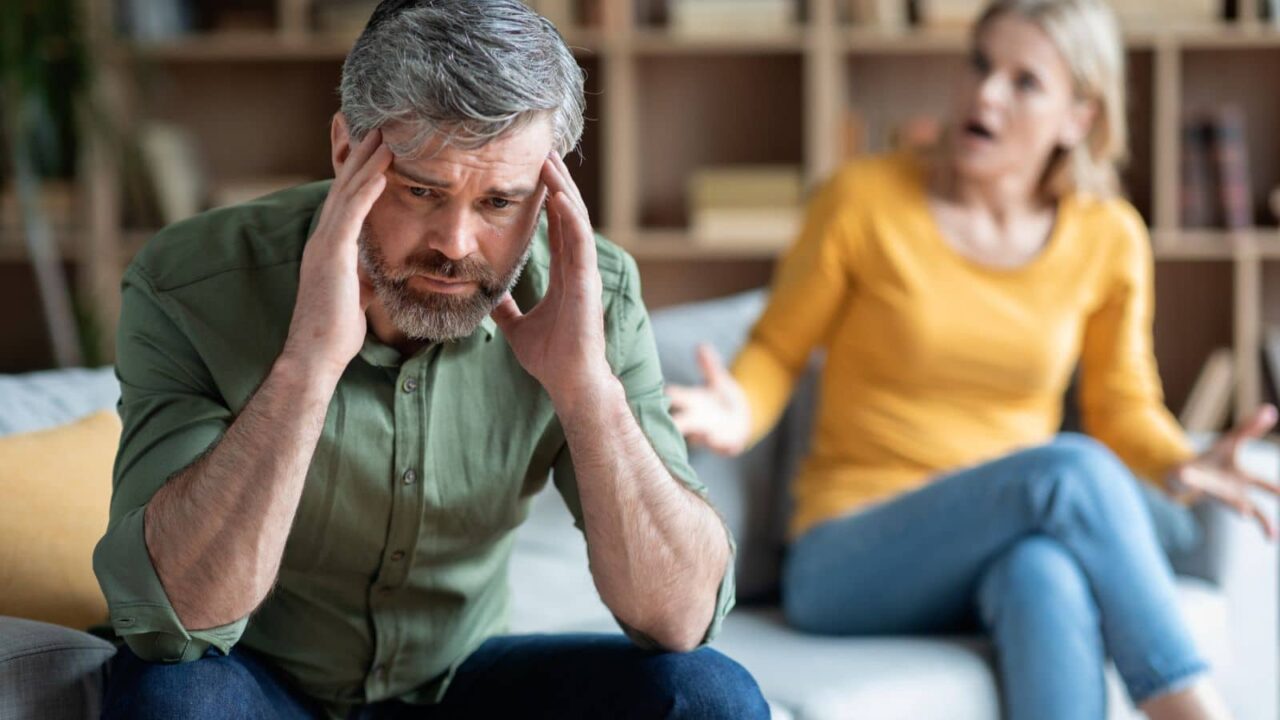 toxic relationship behaviors