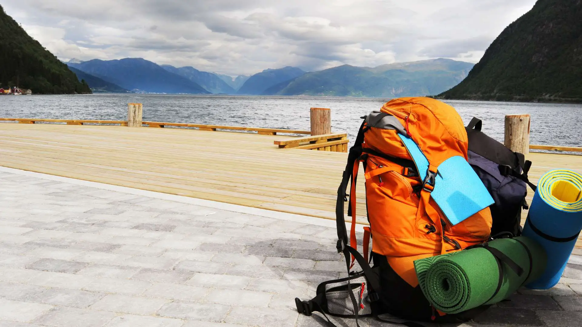 backpack solo travel