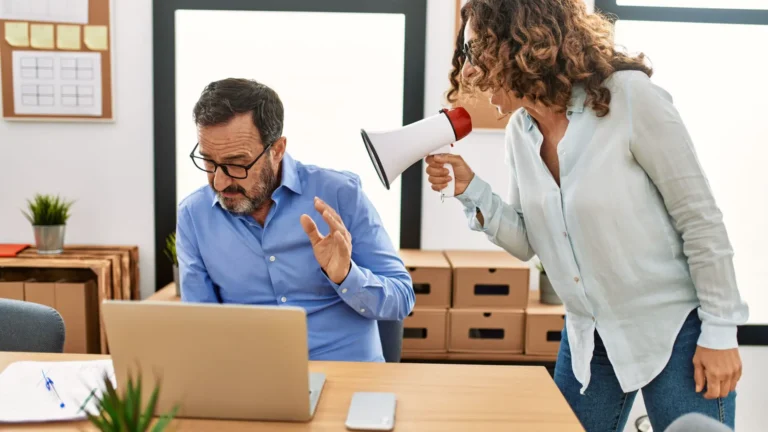 13 Signs of Disrespect and Toxic Behavior in a Relationship