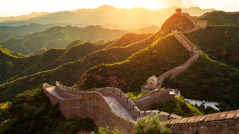 16 Must-Visit Historical Sites Around the World