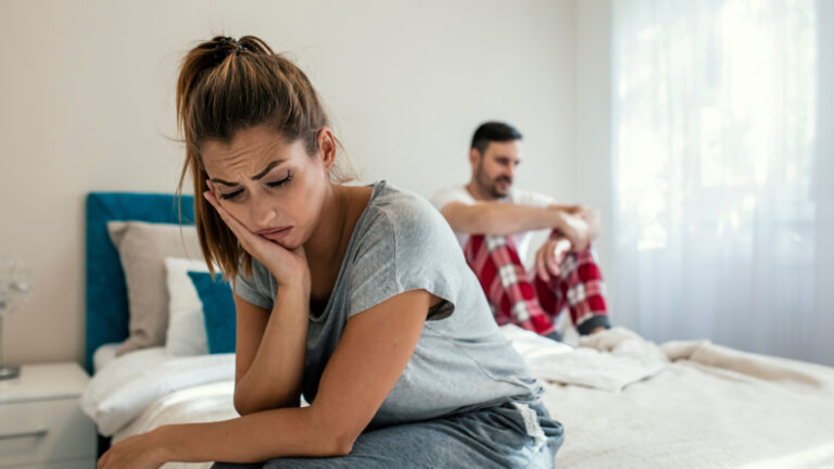 10 Signs of an Unhealthy Relationship You Shouldn’t Ignore