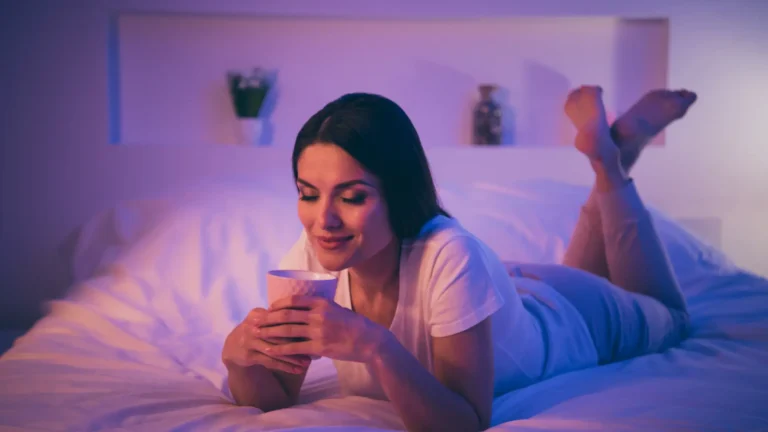 11 Sleep-Inducing Bedtime Drinks That Crush Insomnia