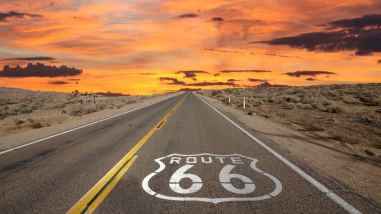 Coast to Coast & Beyond: Your 2024 Guide to US Road Trip Bliss