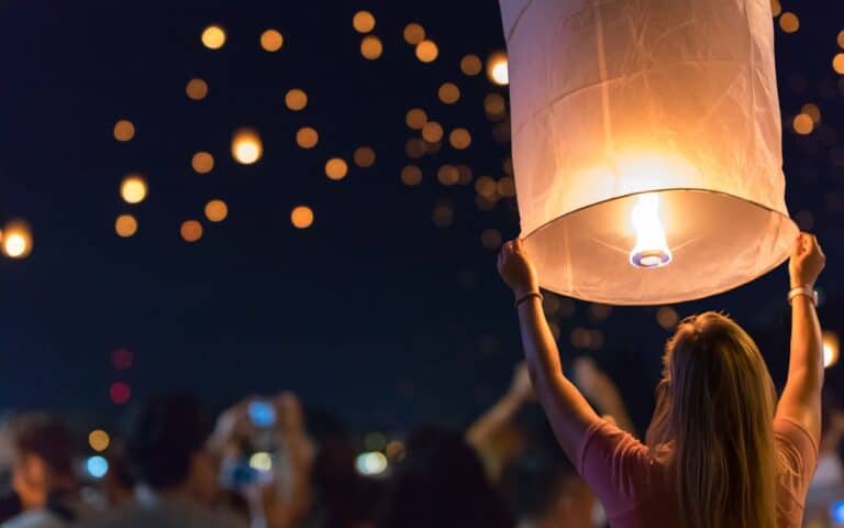 things to do before you die floating lanterns